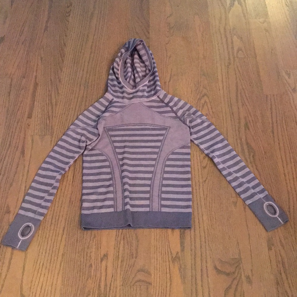 Girls Ivivva hooded long sleeve shirt